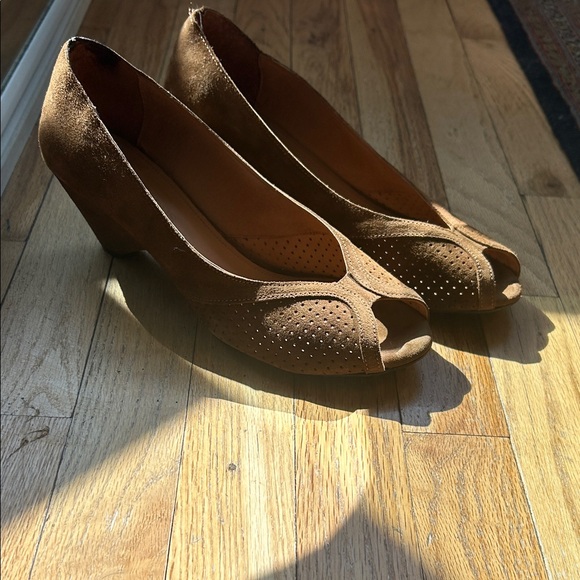 Anonymous Copenhagen suede olive green peep toe wedge heels - Picture 1 of 7